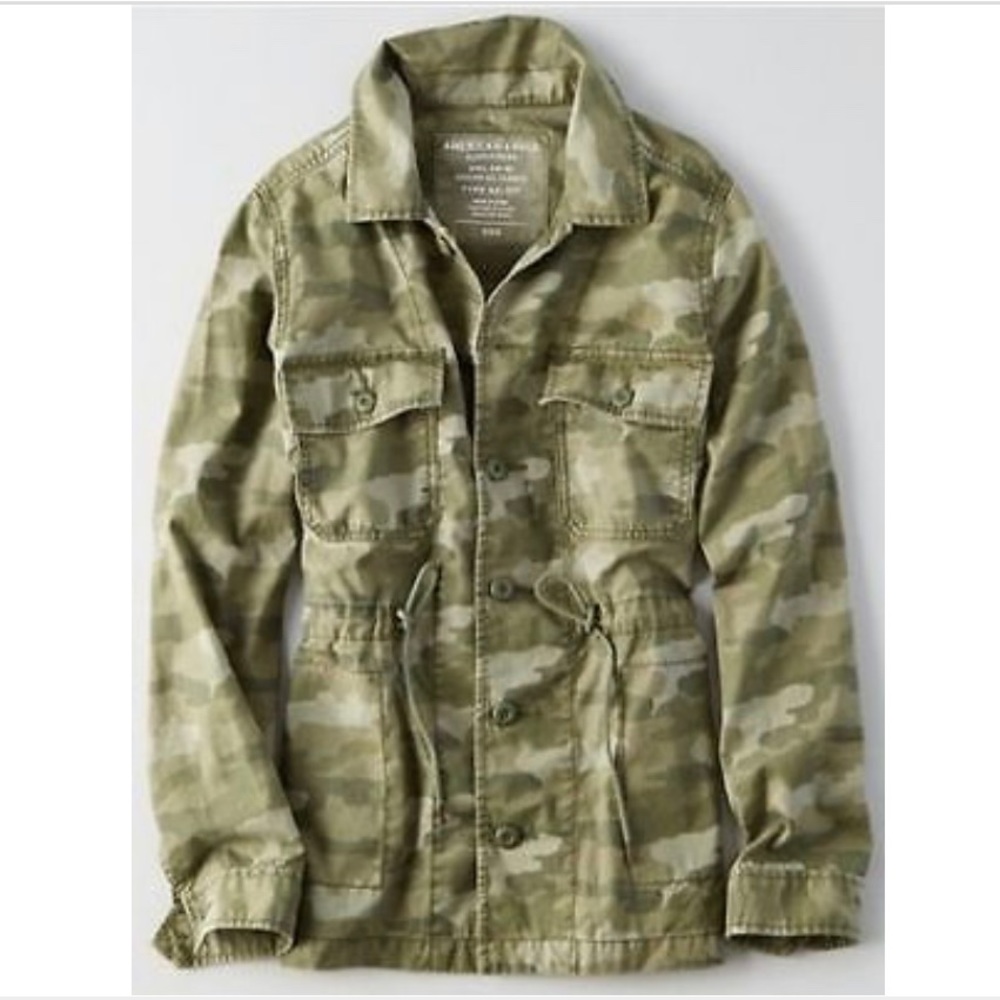 NEW AEO CAMO JACKET